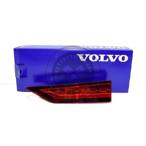 Volvo gyári alkatrészek, Volvo 32228905 jobb hátsó belső lámpa