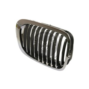 BMW gyári alkatrészek, BMW 51138208686 jobb oldali króm hűtőrács E46
